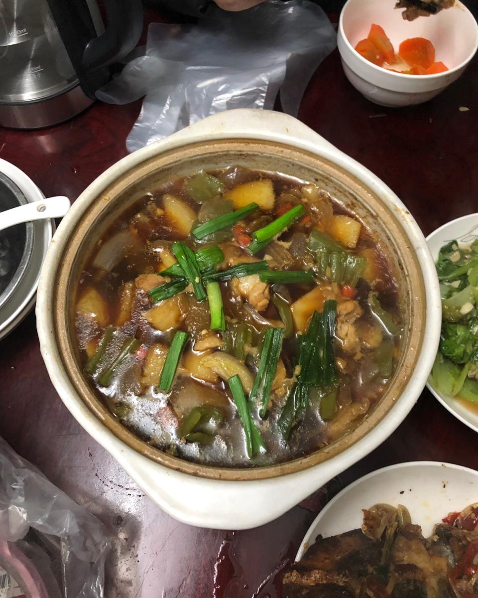 土豆炖鸡块