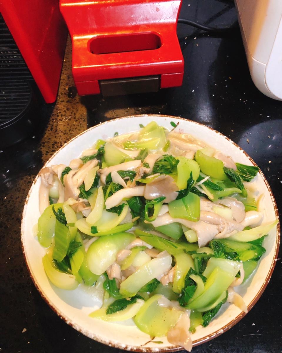 清炒蘑菇青菜