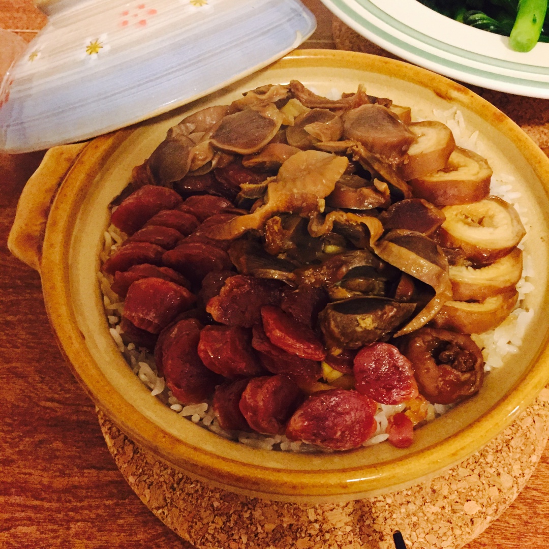 香肠煲仔饭