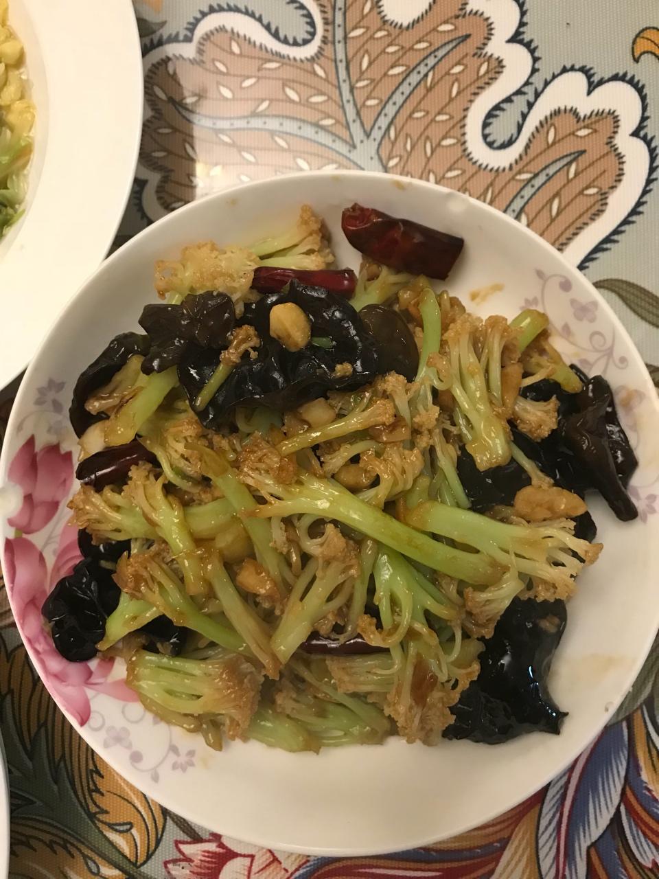 老丁的私房菜-干锅花菜