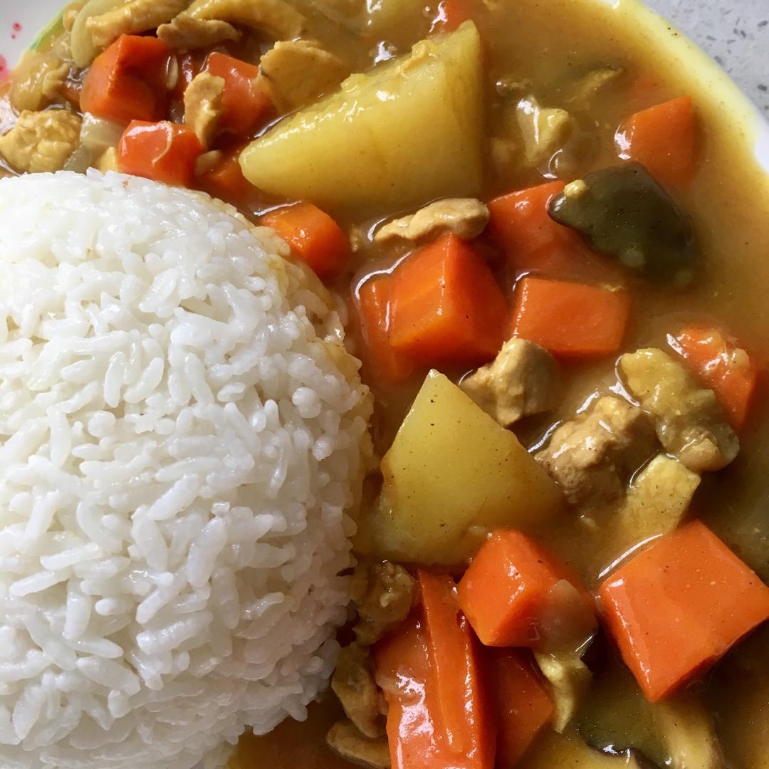 咖喱鸡块饭