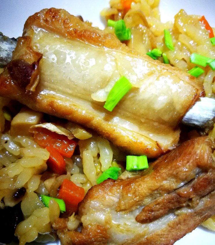 喷香排骨焖饭（爆好吃）