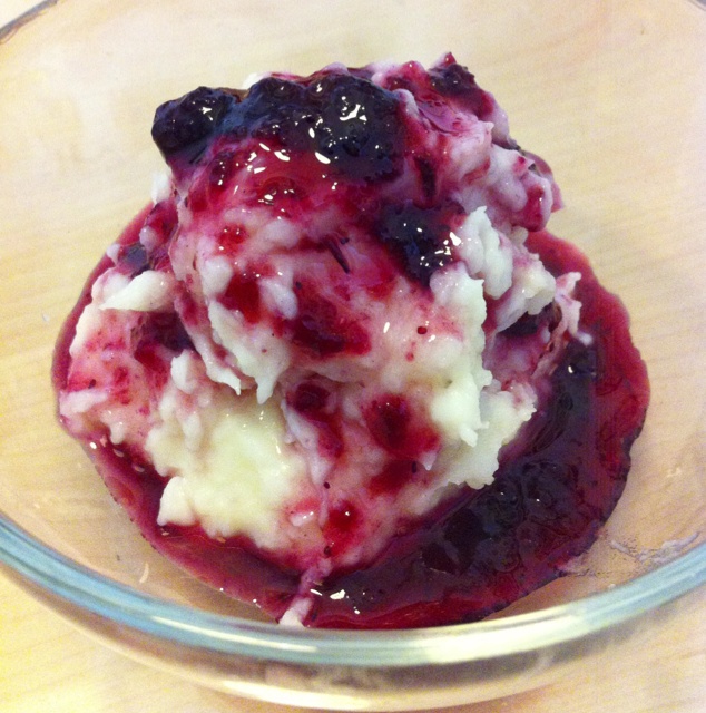 小鹿童童童鞋做的蓝莓山药泥