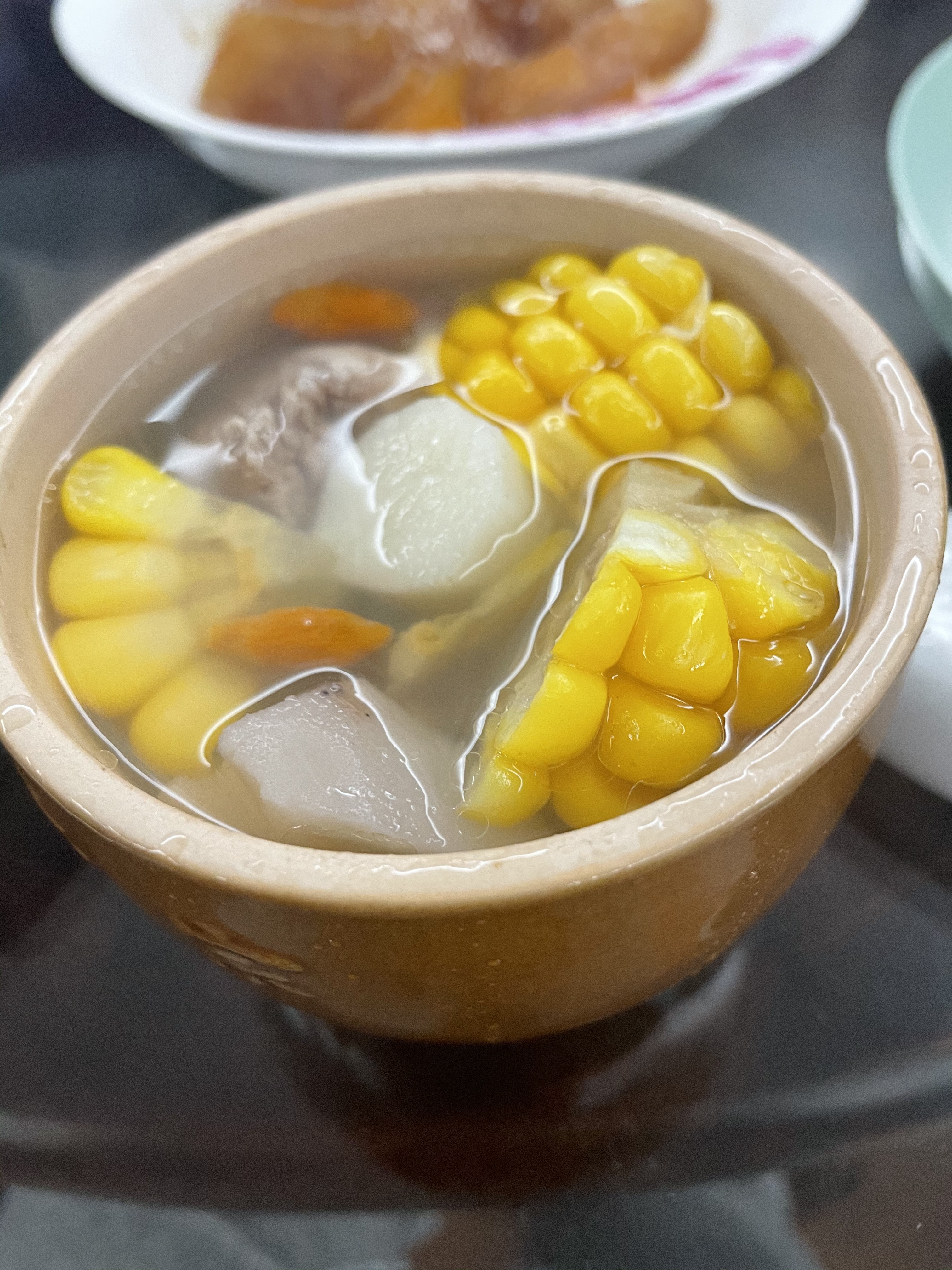 玉米山药莲藕排骨汤的做法