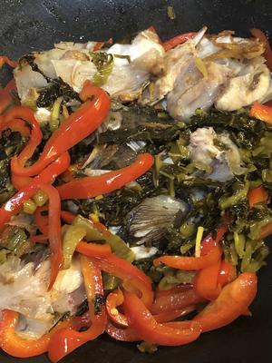 酸菜焖鱼头的做法 步骤7