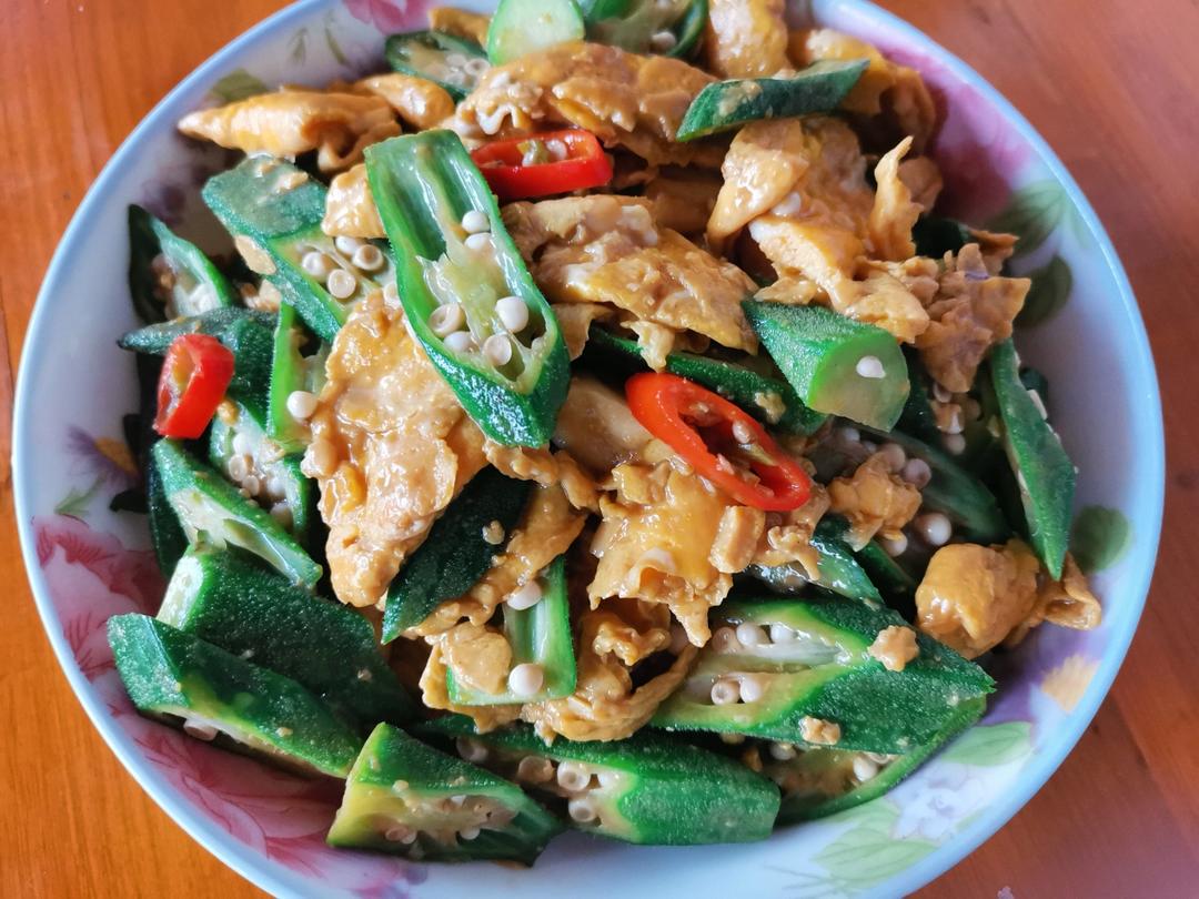 低脂低卡，好吃不胖的秋葵炒鸡蛋，巨好吃