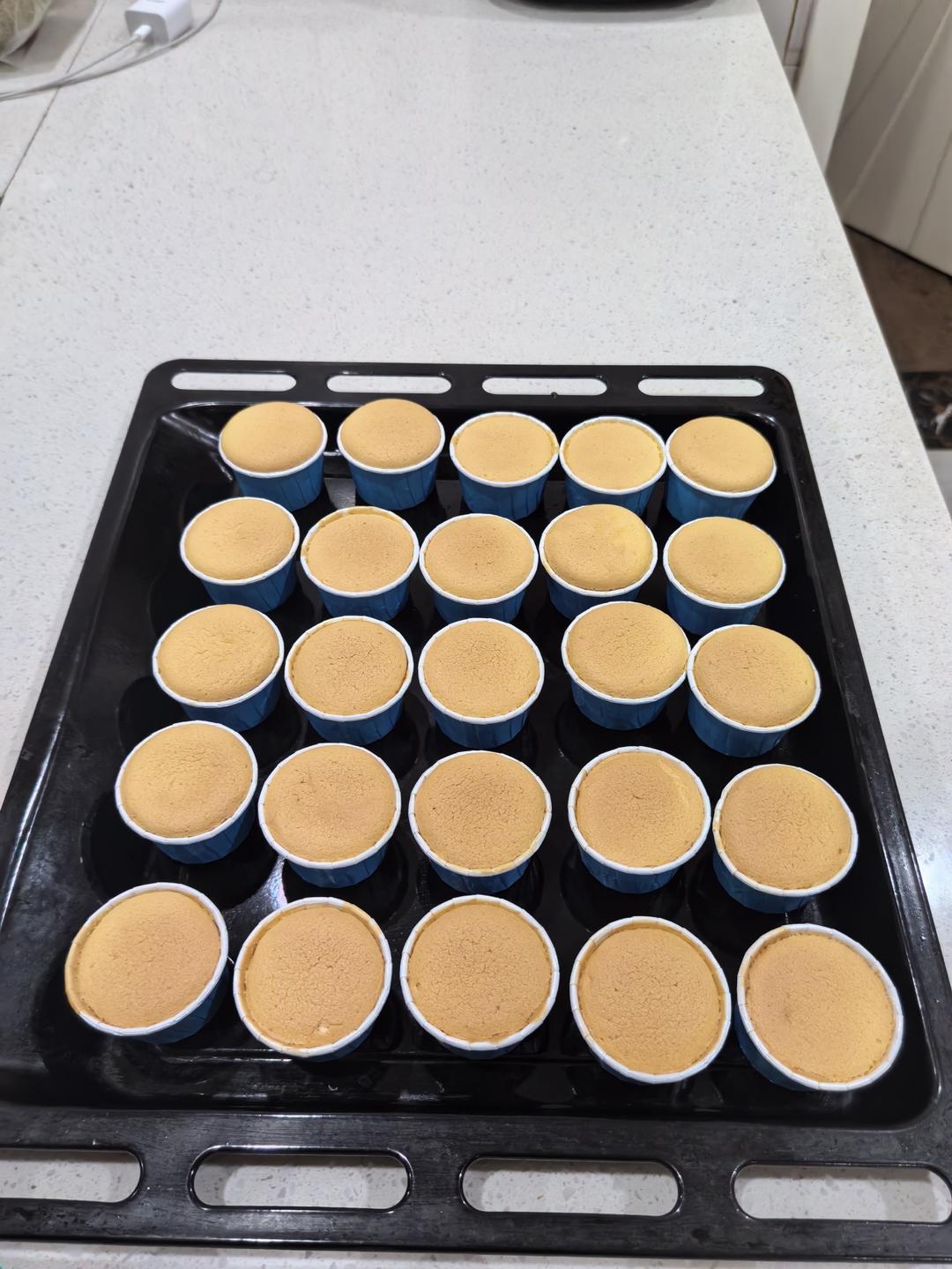 戚风小纸杯蛋糕