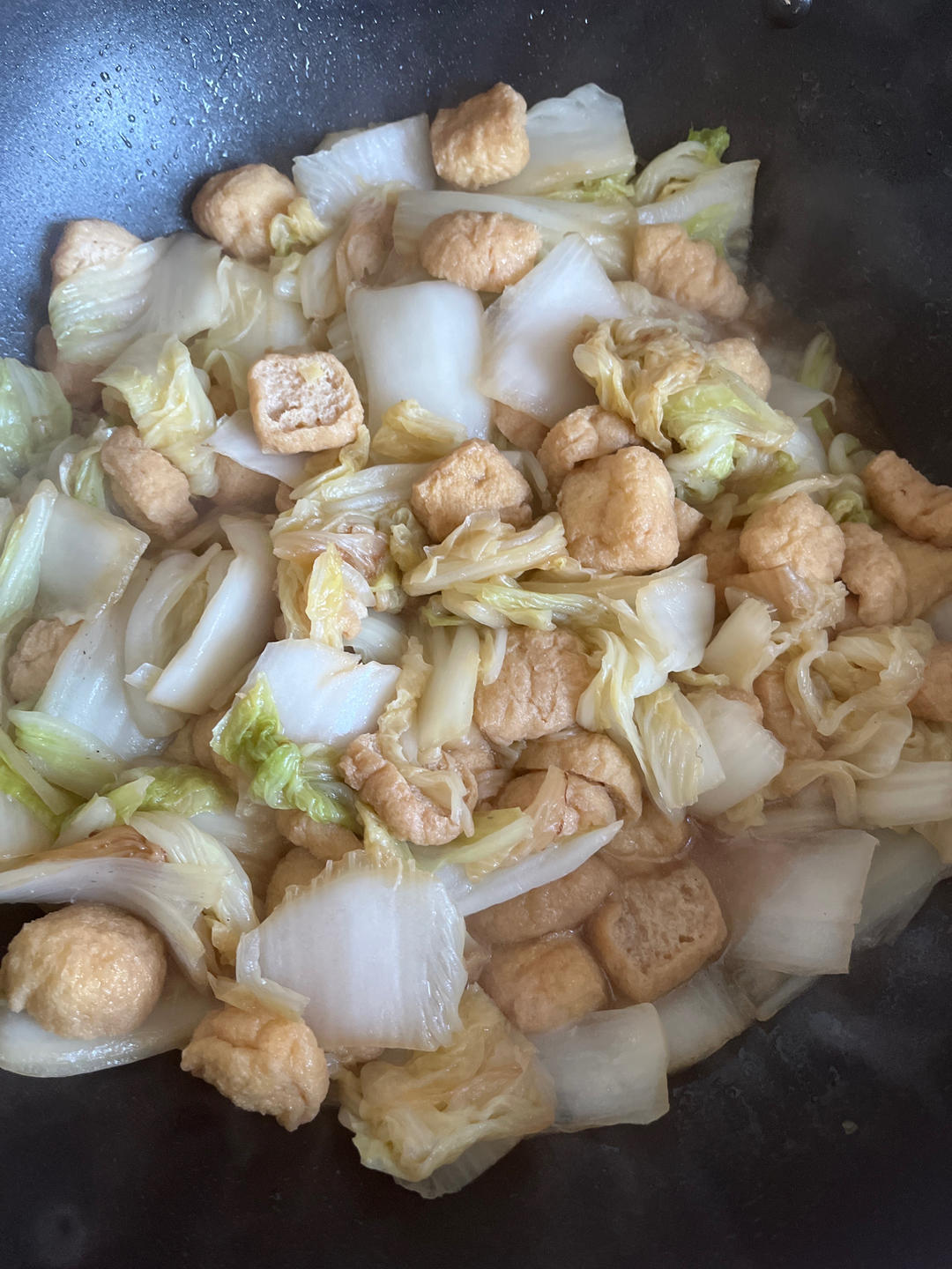 好吃到连汤汁都不剩的白菜焖豆泡，给肉都不换