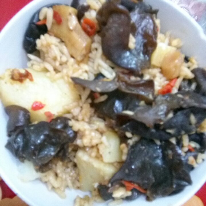 土豆焖饭（电饭锅版）