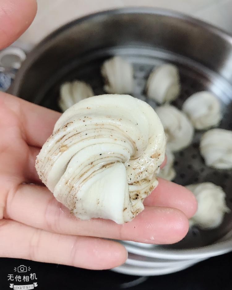 松软多汁的肉包子