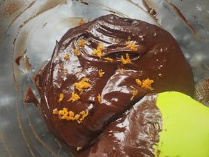 Chocolate molten lava cake 巧克力熔岩.熔浆蛋糕的做法 步骤4