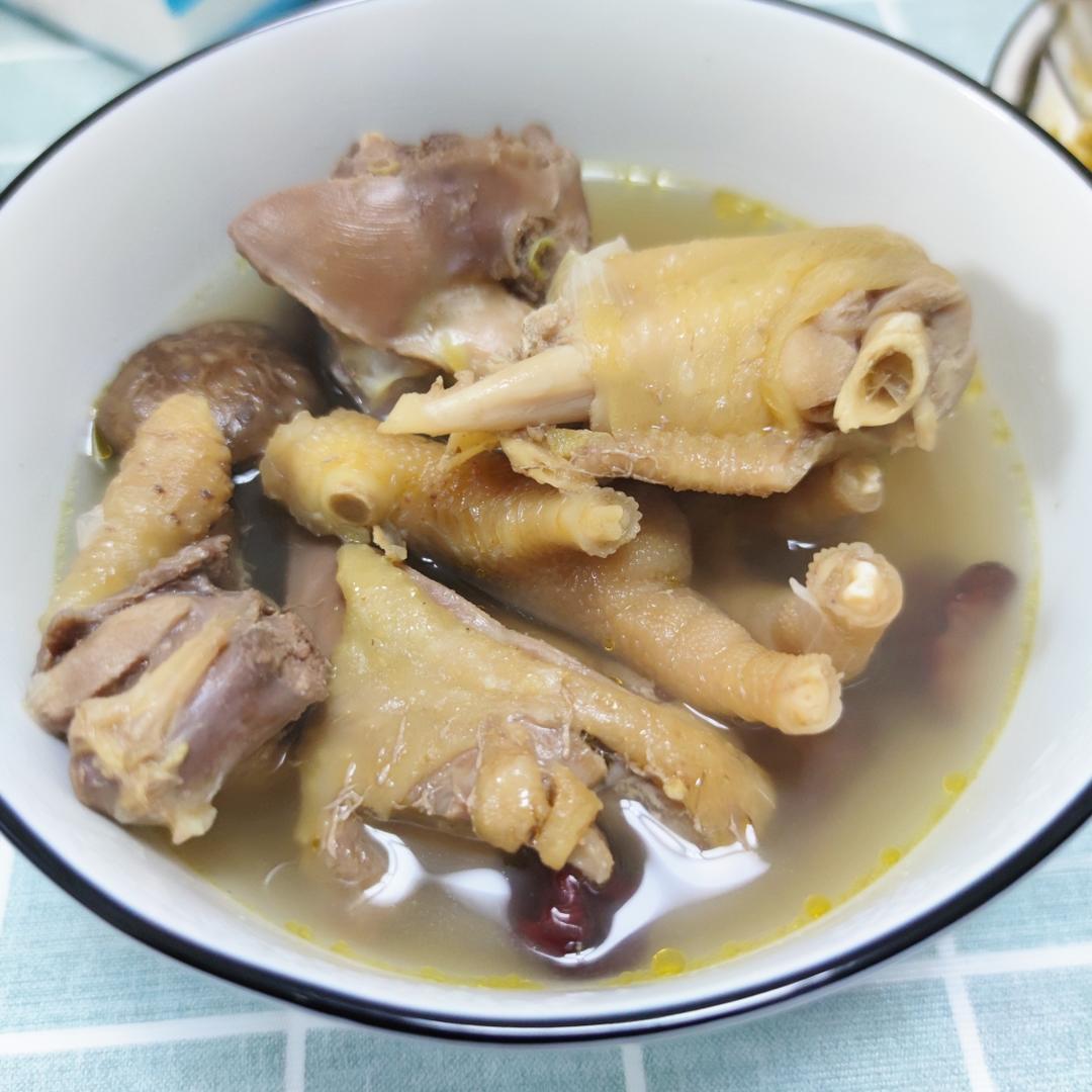 公鸡煲汤
