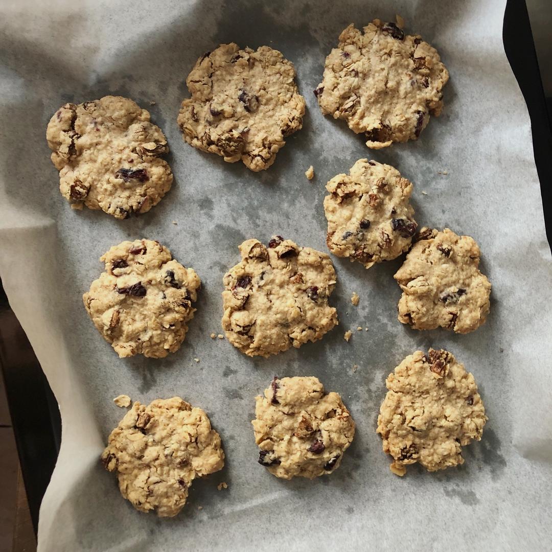 肉桂干果燕麦饼干