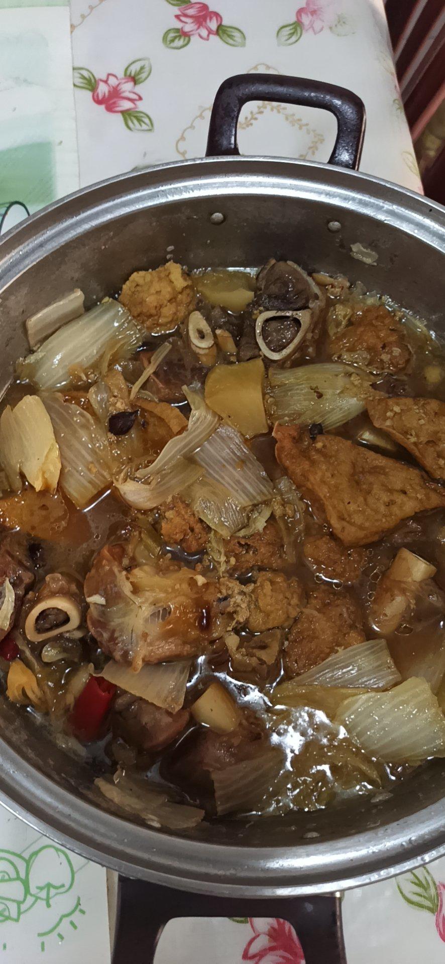 胡萝卜炖羊腿