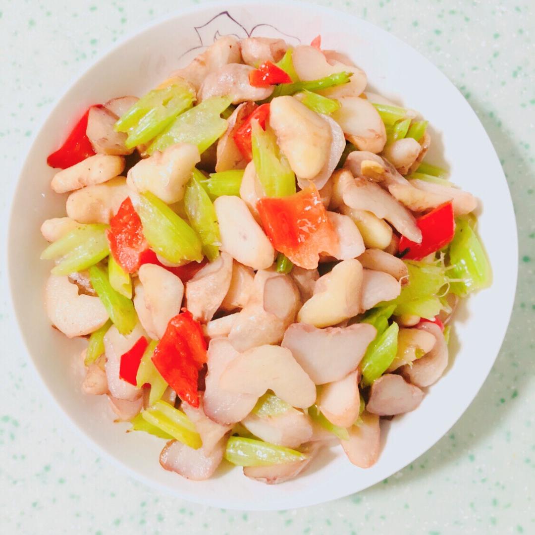 西芹炒菱角