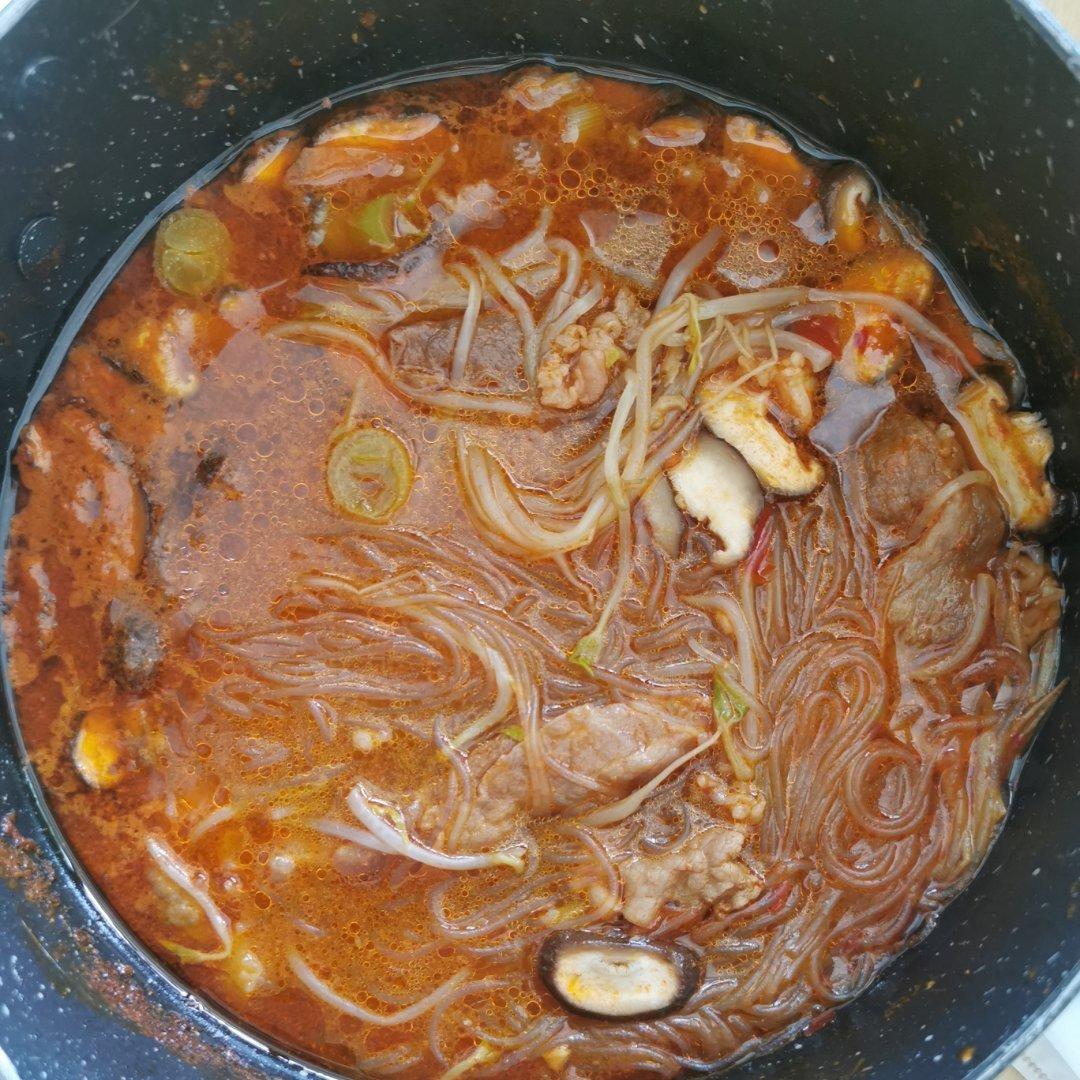 泡饭首选韩式辣牛肉粉丝汤🥘