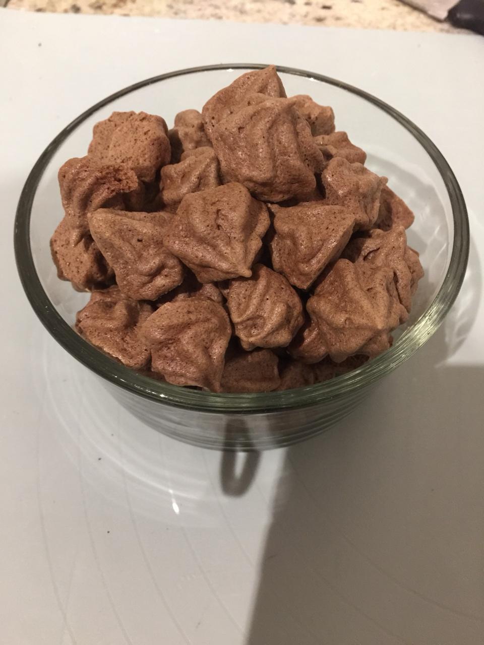 可可蛋白糖（消耗蛋清 草鸡简单好吃还不腻）