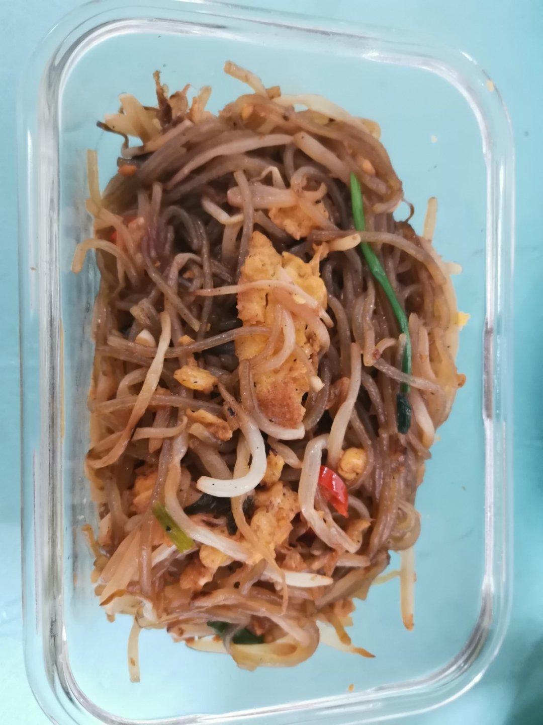 【豆芽炒粉丝】这种就叫其貌不扬，上桌人人抢！