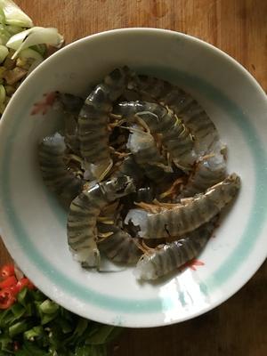 红烧竹节虾的做法 步骤1