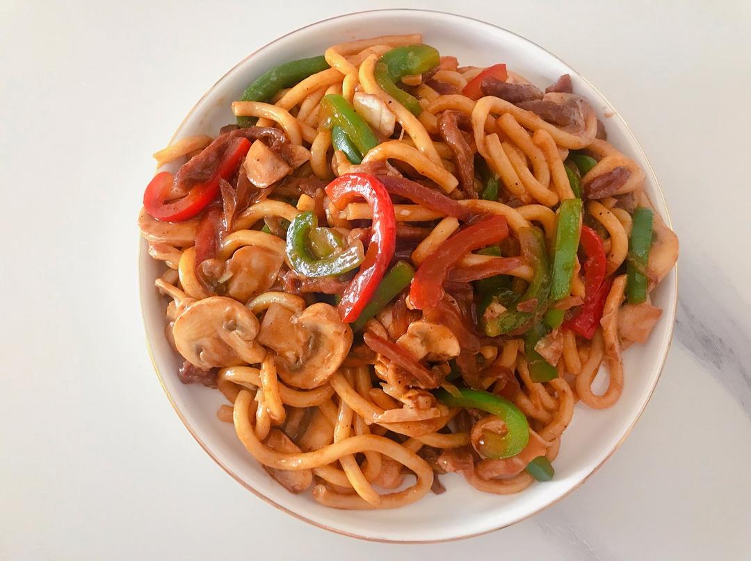 黑胡椒口蘑乌冬面的做法