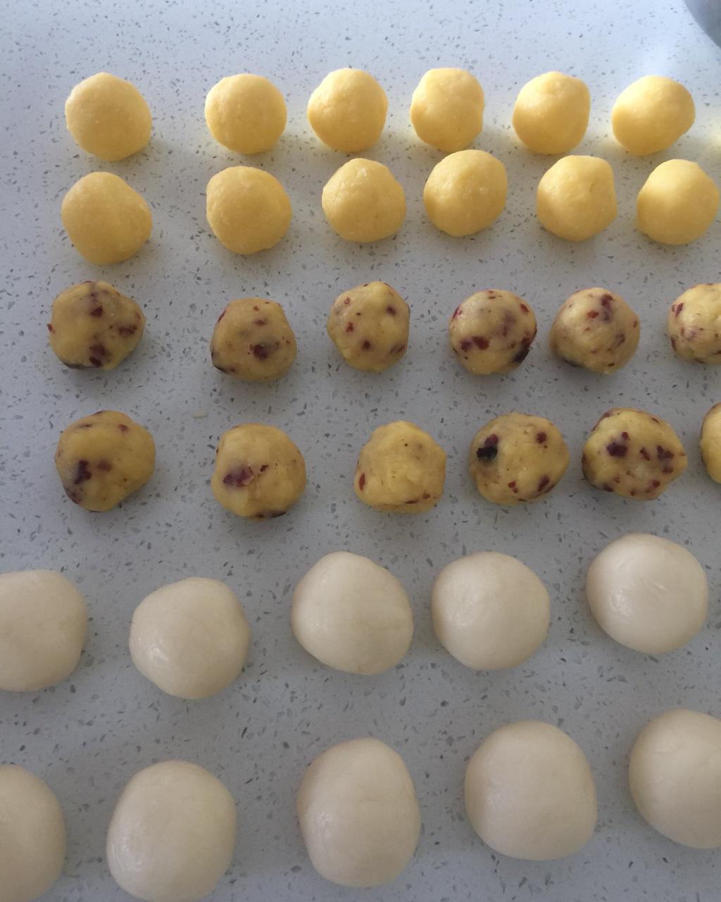 冰皮奶黄月饼