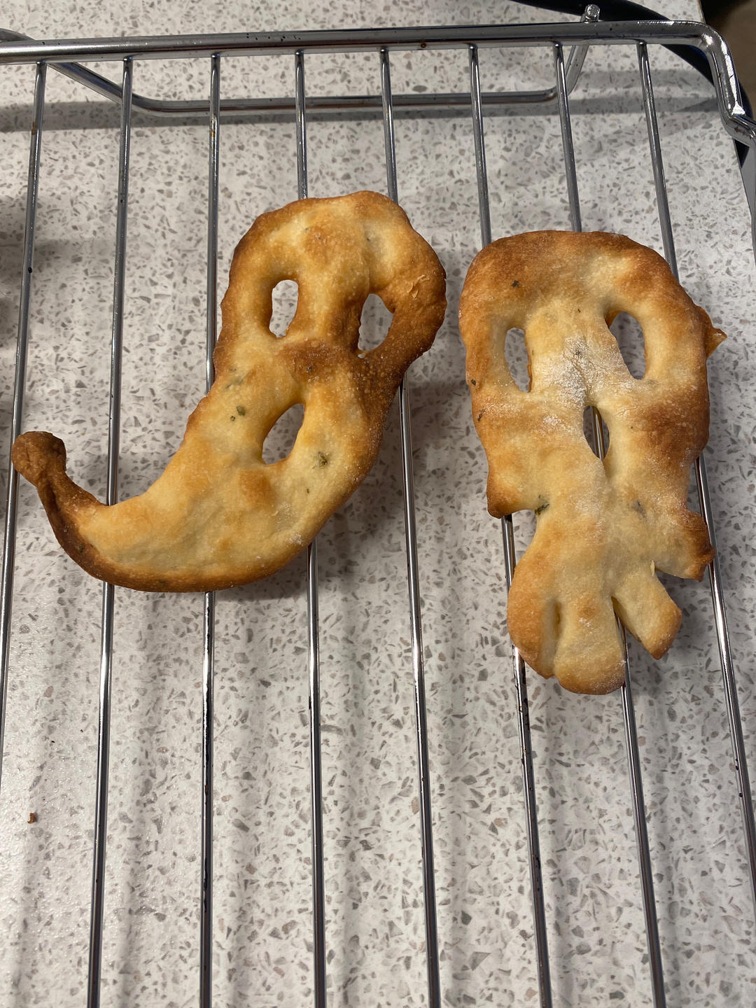 万圣节骷髅面包和幽灵面包