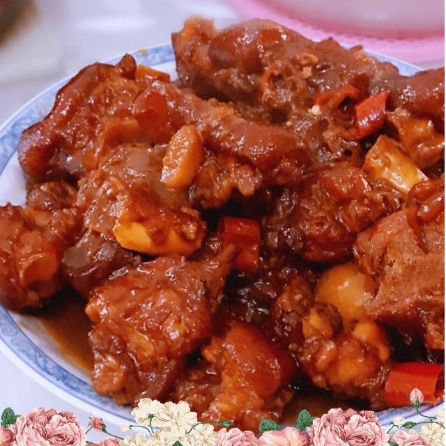 美味的家常菜：红烧猪蹄