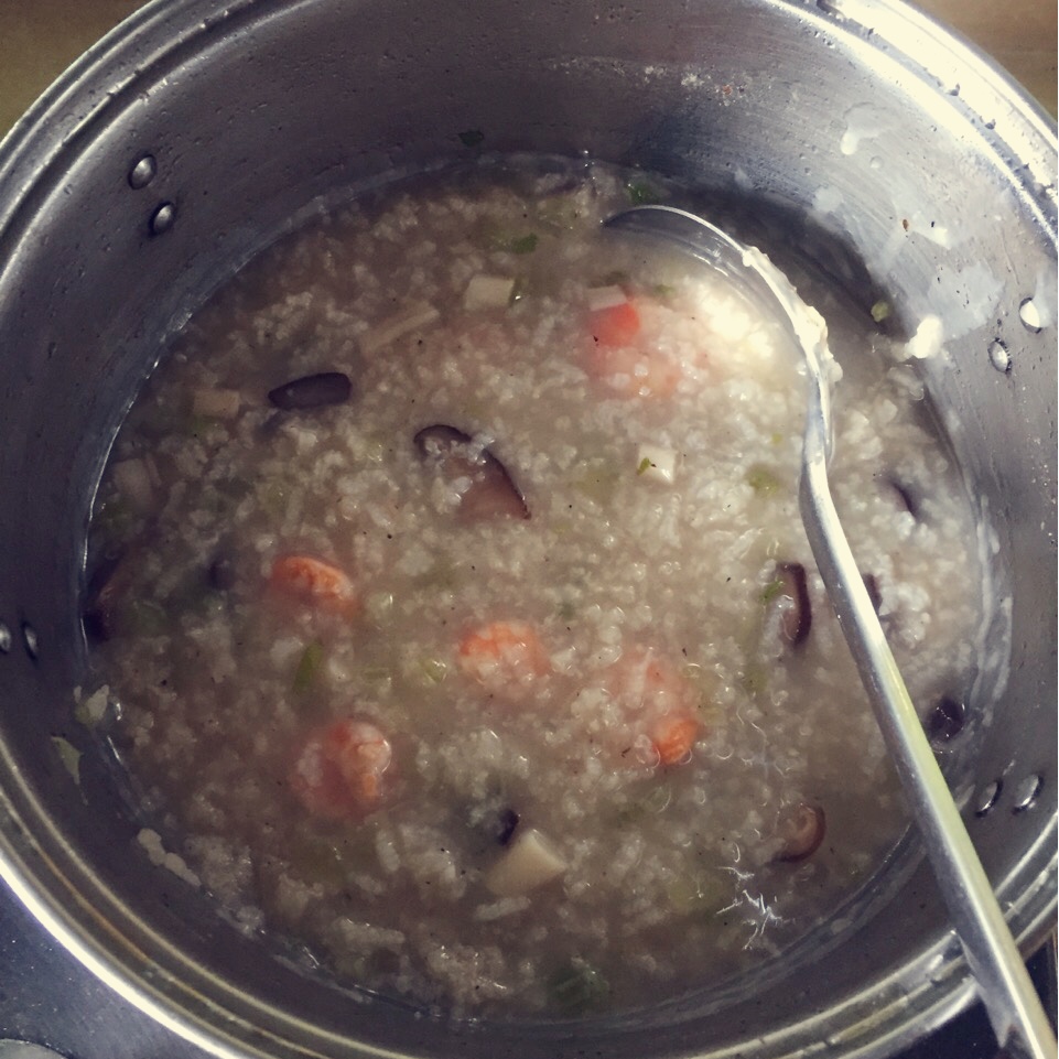 十五分钟快手之砂锅鲜虾粥(附5分钟电饭煲电压力锅更快捷方法)