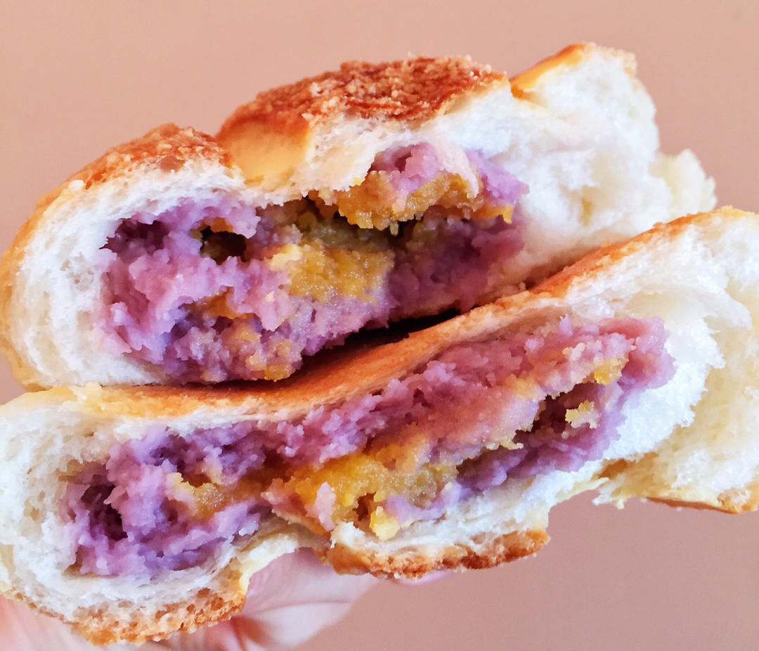 芋泥咸蛋黄软欧包