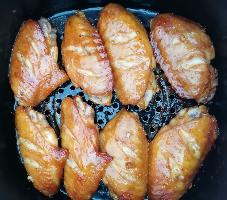 空气炸锅烤箱版蒜香鸡翅烤鸡翅的做法 步骤3