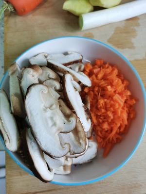 香菇虾粥的做法 步骤3