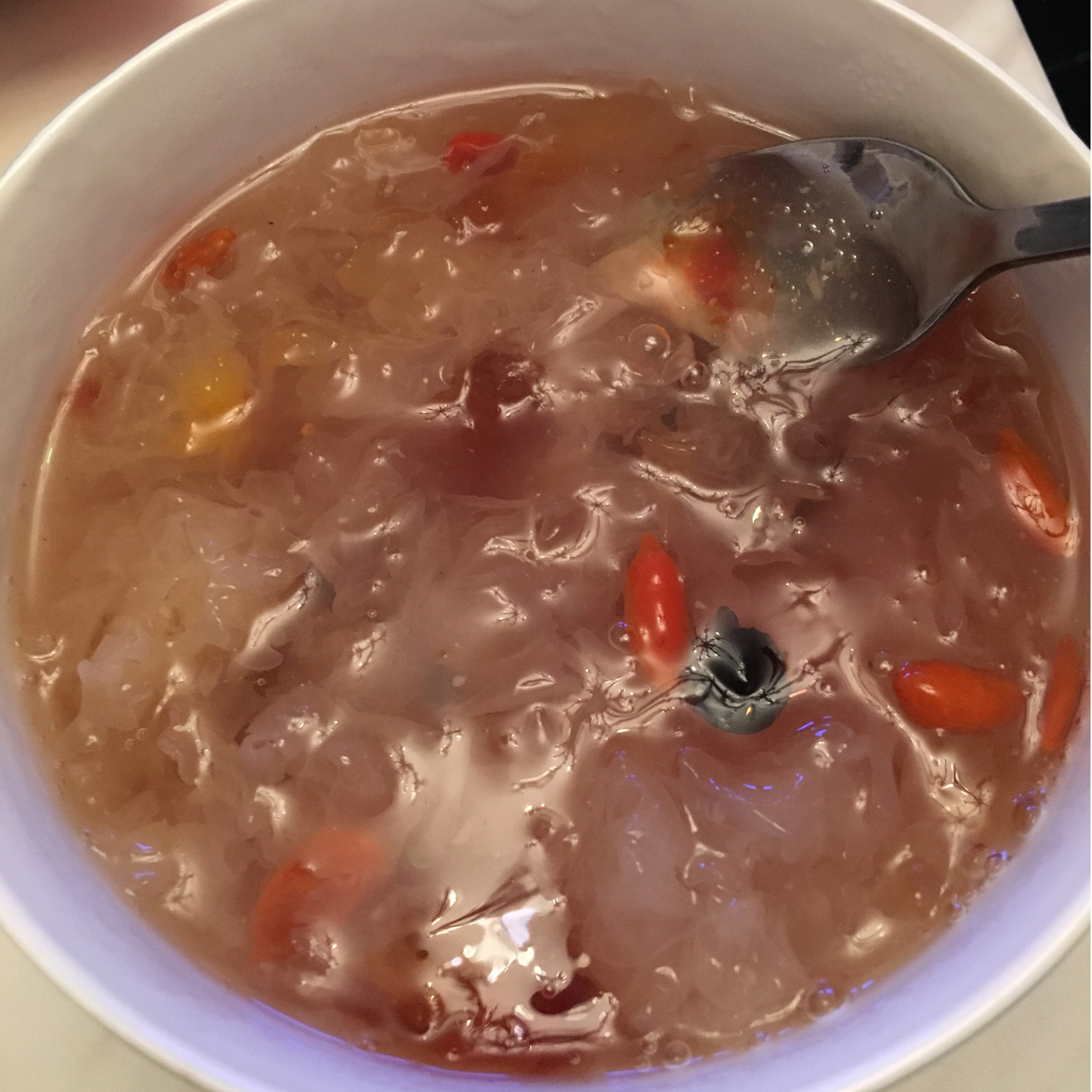 桃胶银耳莲子汤