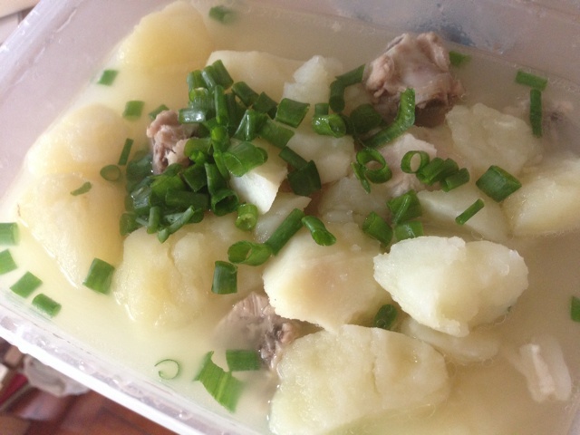 土豆排骨汤