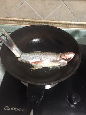 煎酿鲮鱼的做法 步骤6