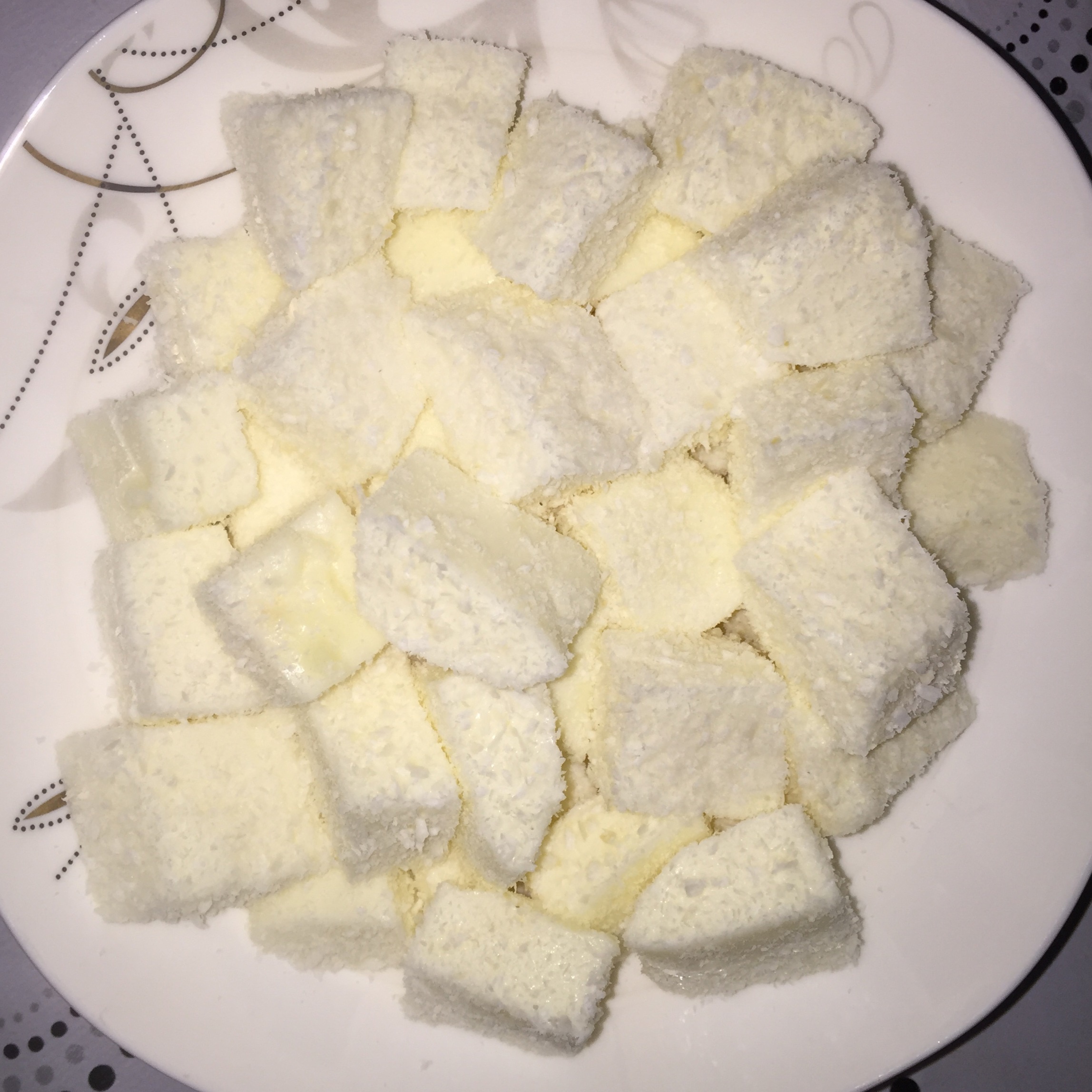 椰丝牛奶小方糕