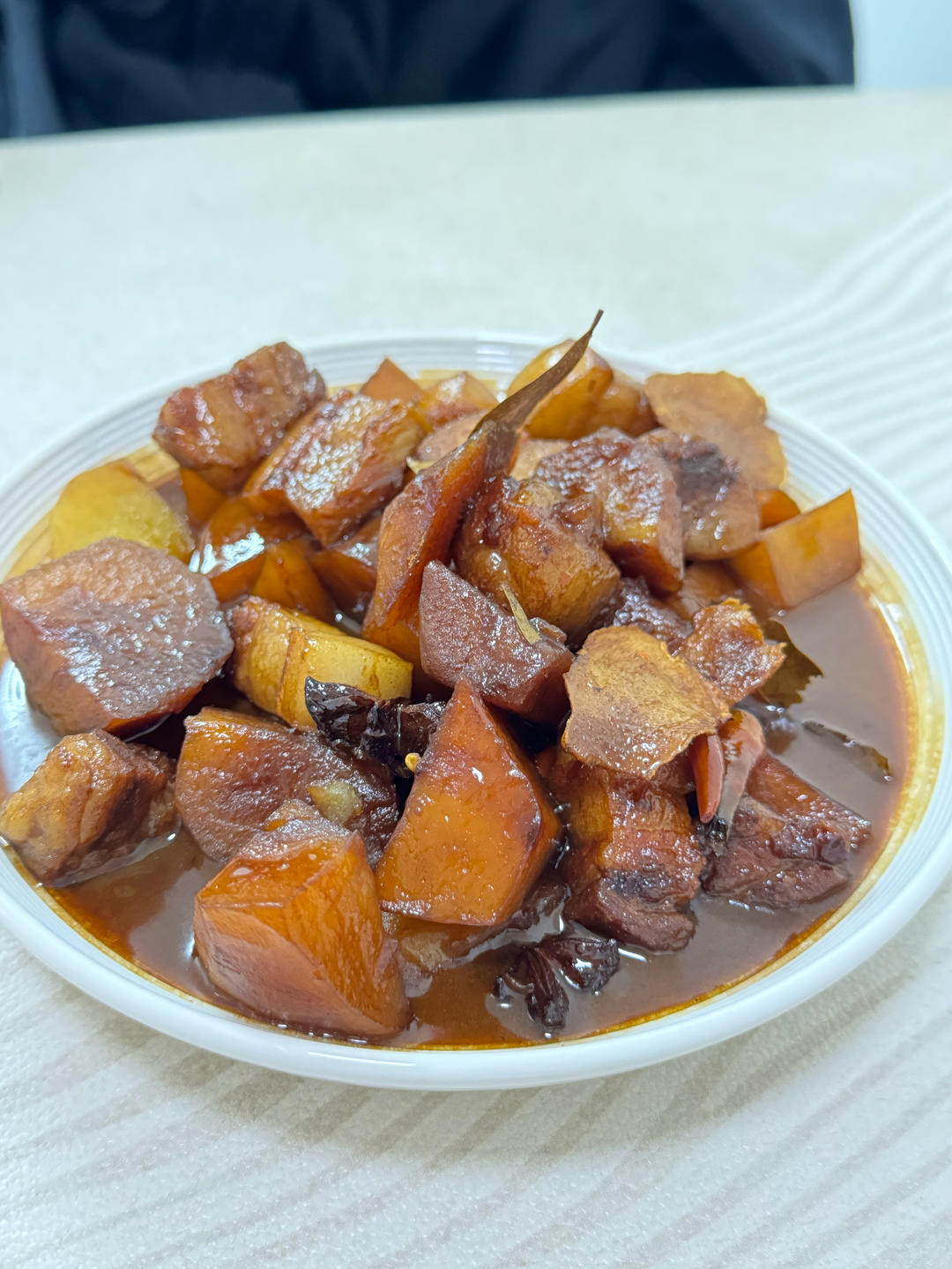 不焯水不放油的家常红烧肉