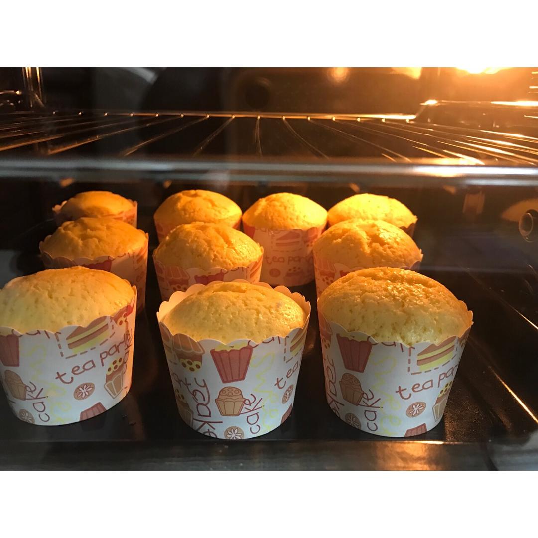 手机用户8282_s698做的原味戚风纸杯蛋糕(烤箱做纸杯蛋糕)