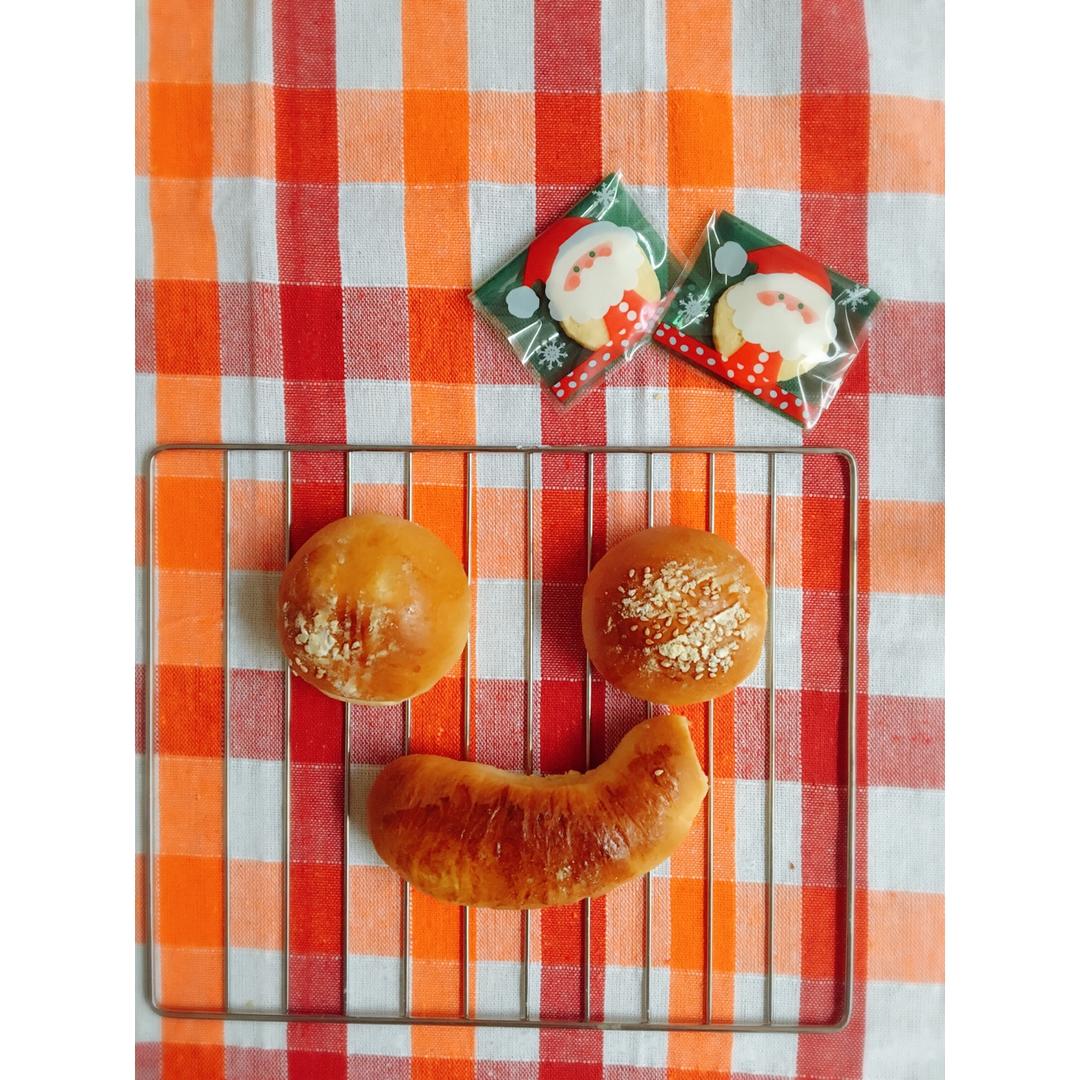 酸奶蜜红豆餐包