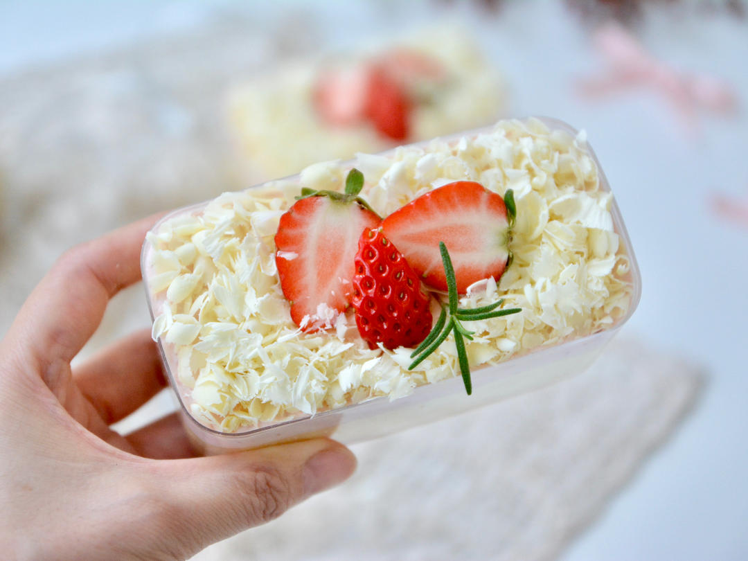 烫面戚风草莓蛋糕卷🍓，柔软不易裂，少女心满满