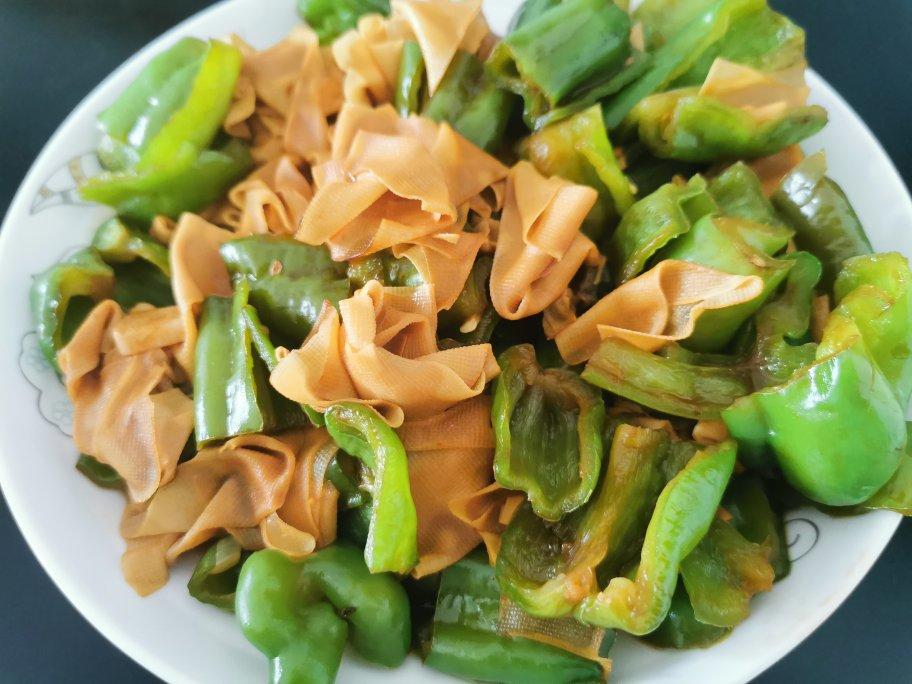 尖椒炒干豆腐