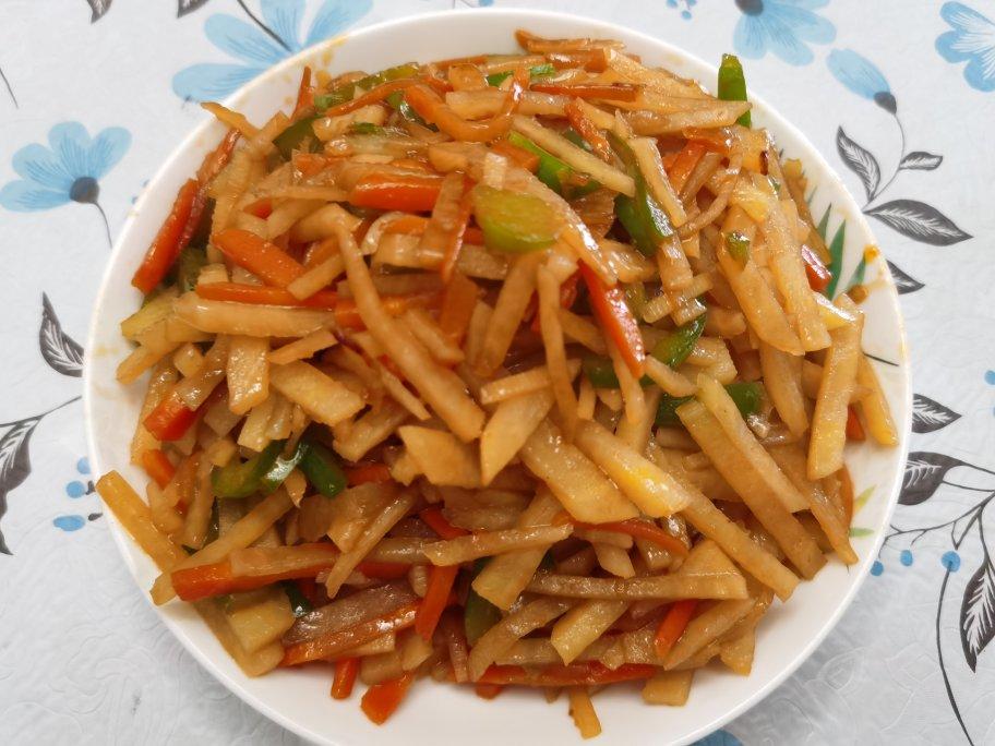 青椒胡萝卜土豆丝