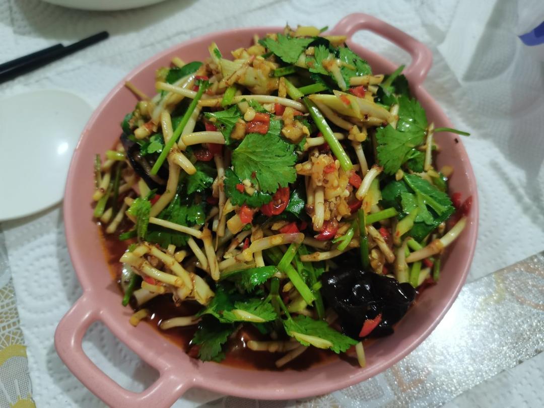 凉拌折耳根（鱼腥草）