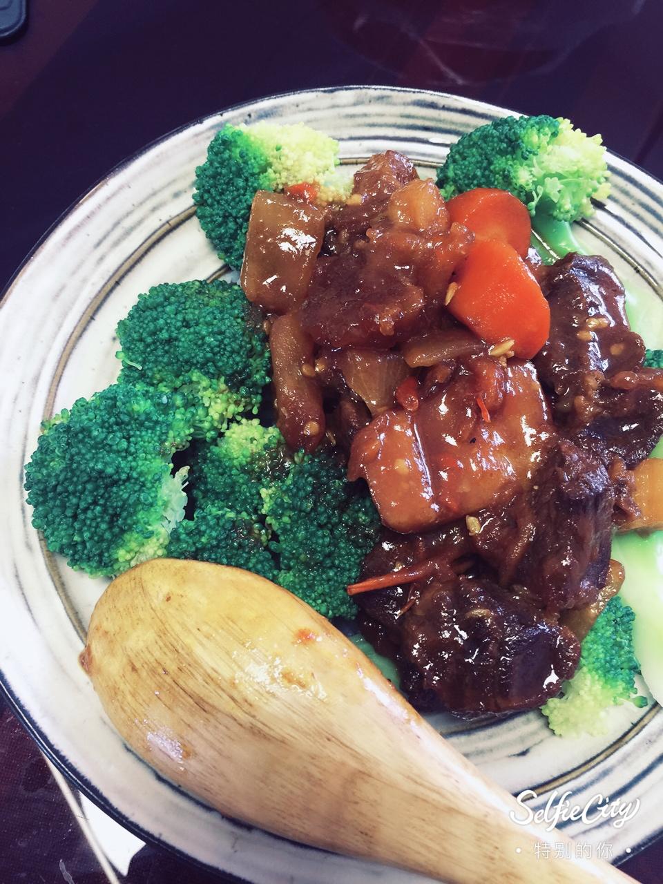 一个话唠包教包会的香浓红烩牛腩