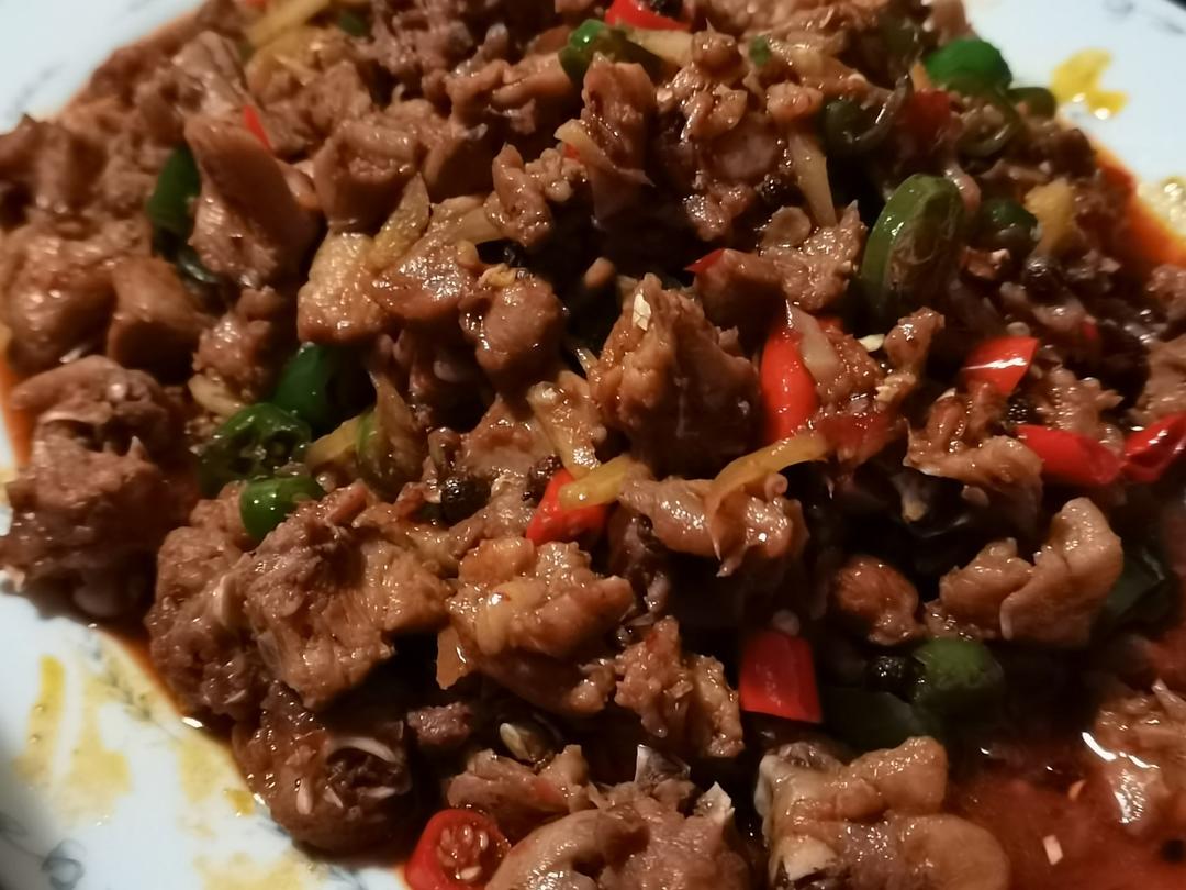 厨师长教你：自贡名菜“鲜锅兔”的家常做法，味道很赞先收藏起来