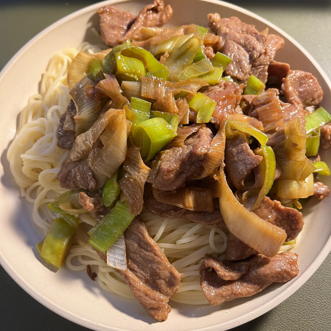 东北大葱爆五花肉（梅头肉）