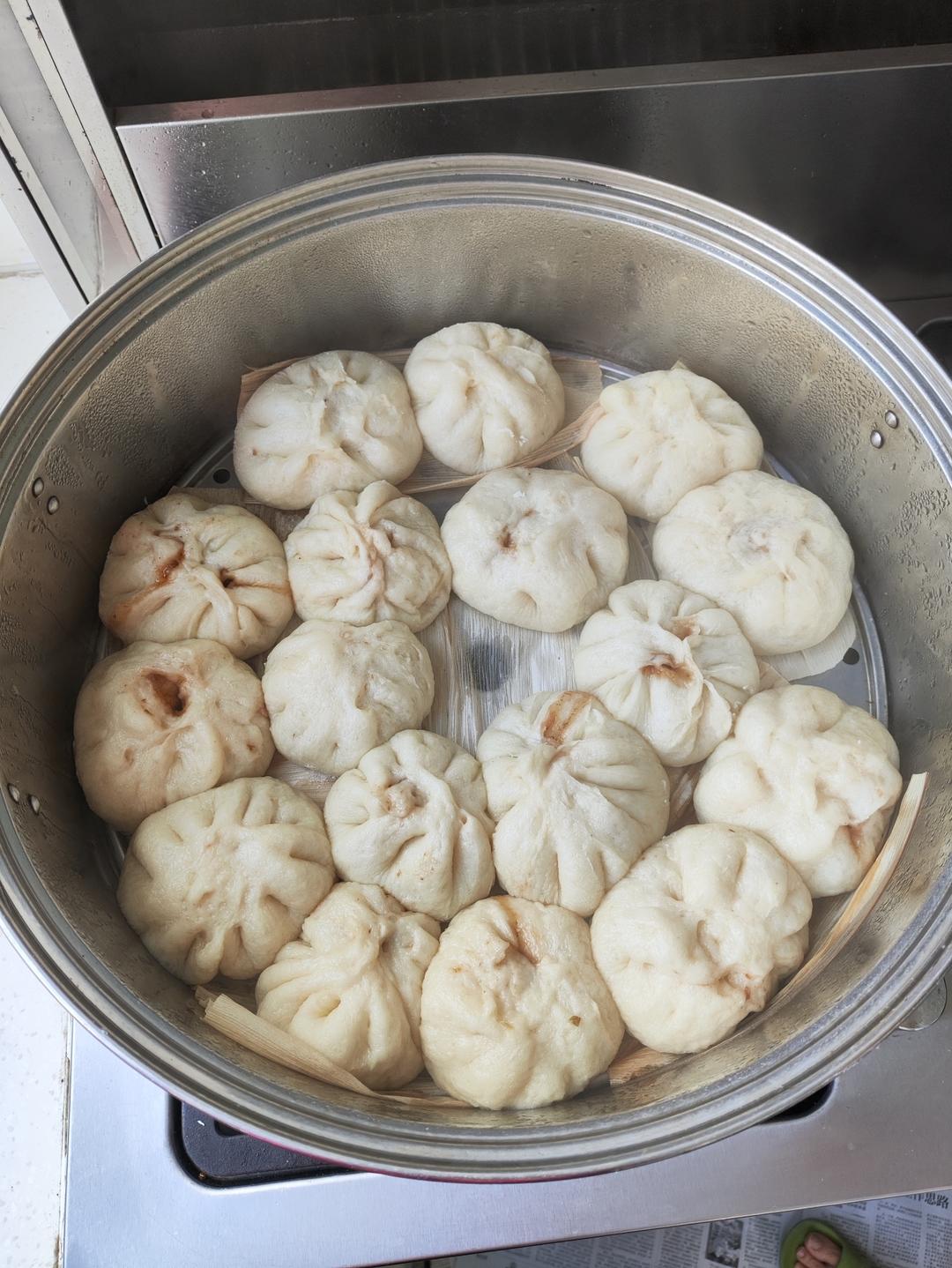 鲜美多汁的洋葱牛肉包子