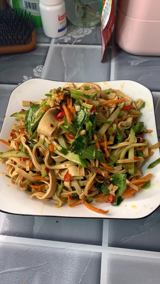 屿鹿ii做的凉拌千张丝