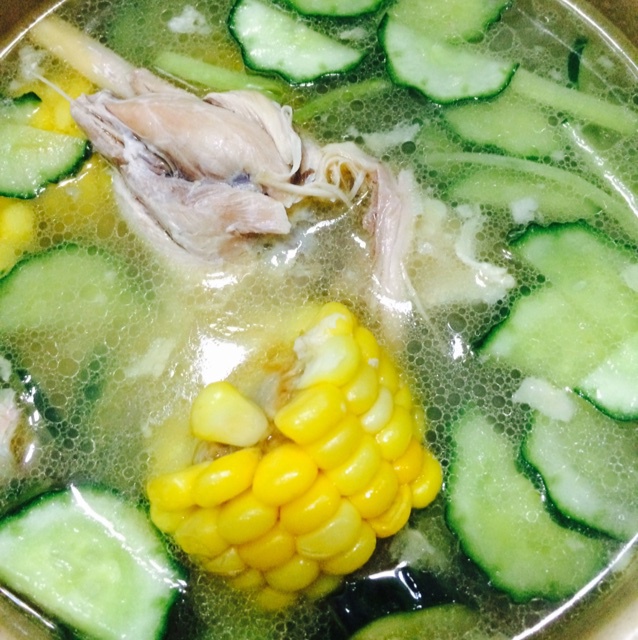 胡萝卜玉米鸡汤