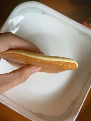 普通松饼（两块之间夹红豆沙就是铜锣烧）的做法 步骤6