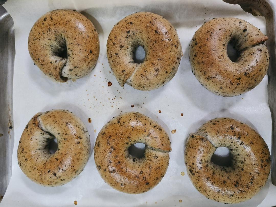 黑芝麻贝果
